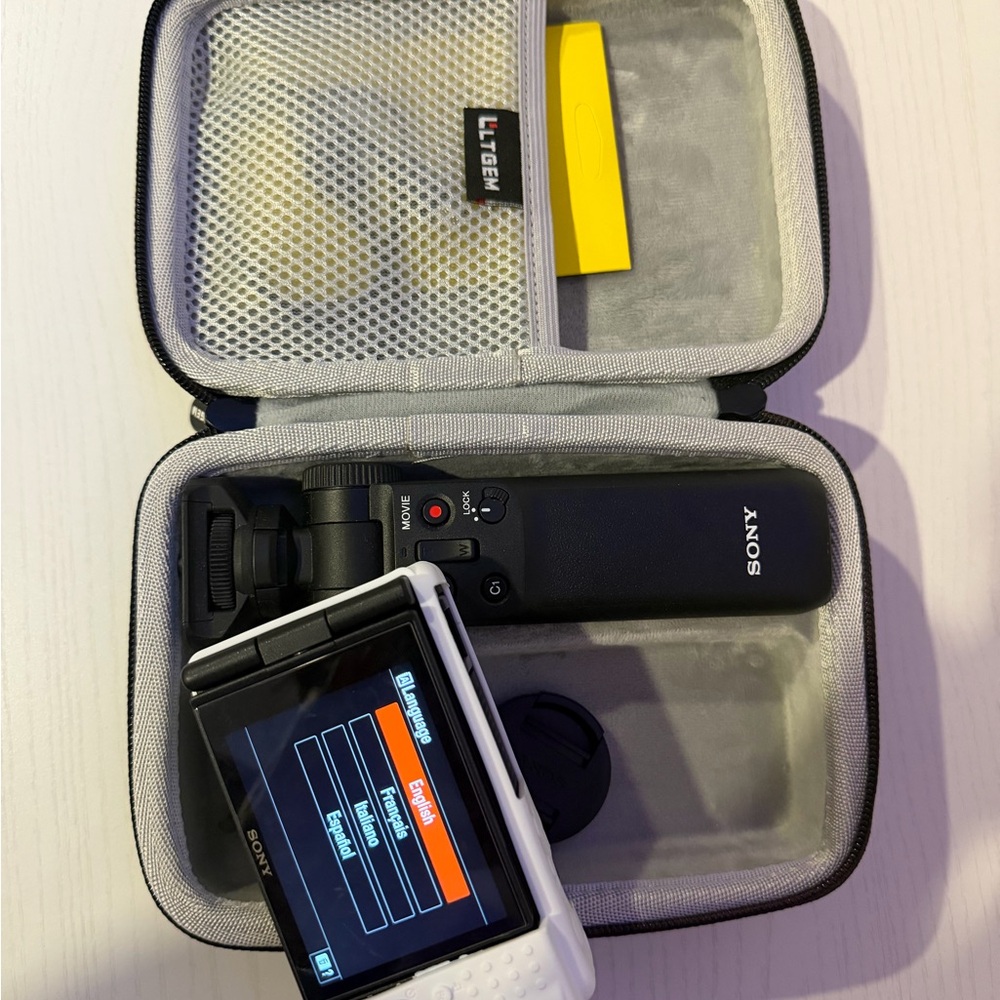 Sony ZV-1F Black with Creator Package and 64gb SD Card